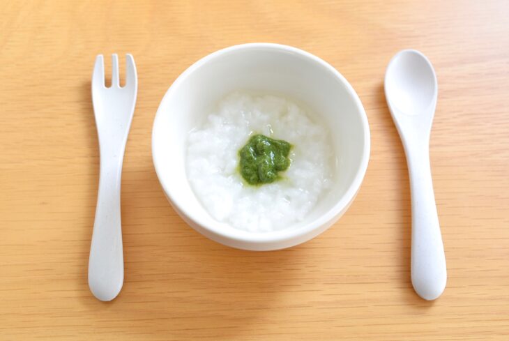 歯が少なくてもOK！月齢別の離乳食の進め方